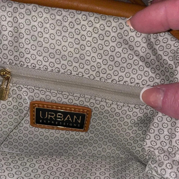 URBAN EXPRESSIONS LEONA SLOUCHY WOVEN POUCHCROSSBODY TAN - Picture 8 of 8